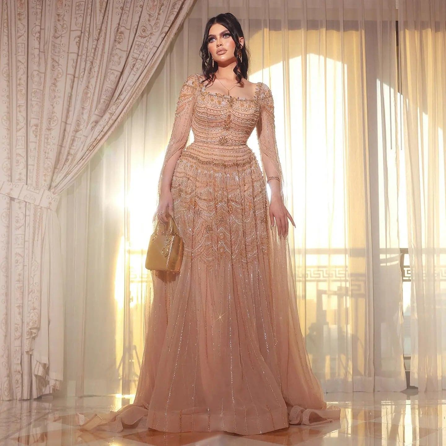 فستان سهرة مزين بالخرز بأكمام كاب SS591