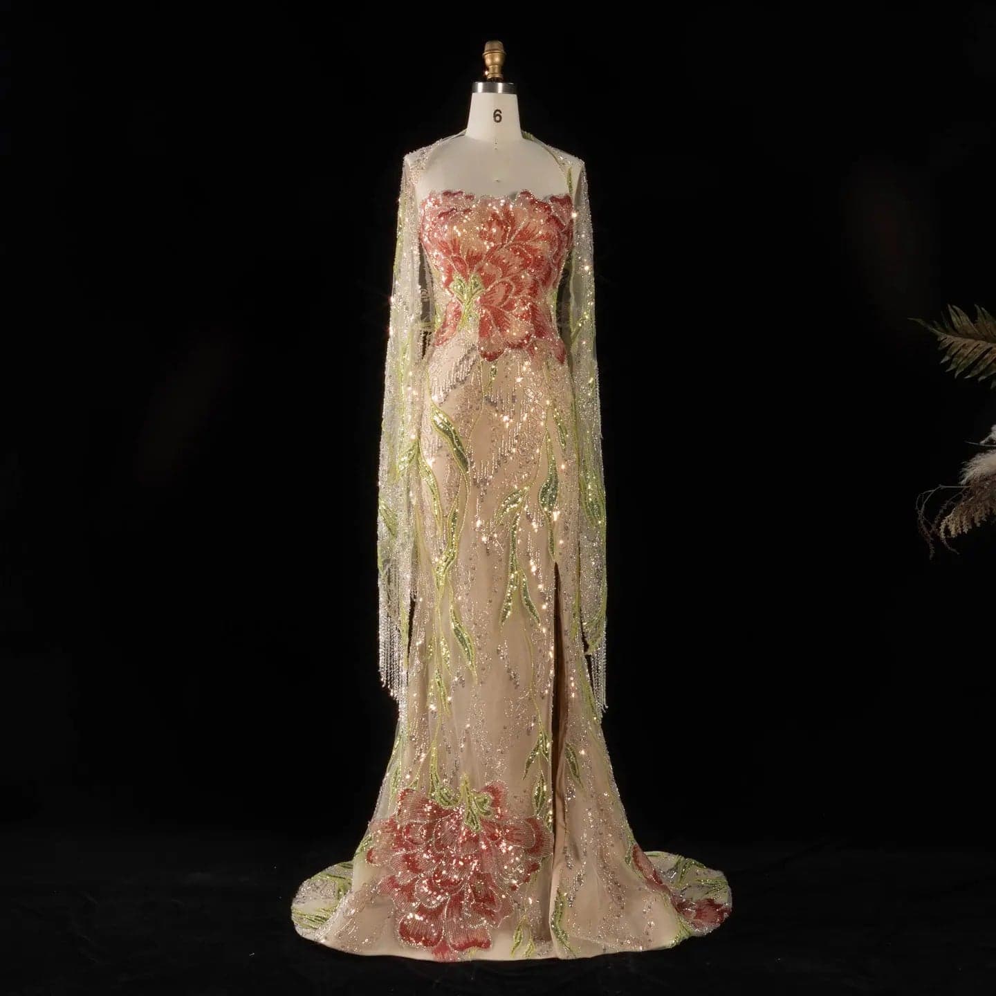 فستان سهرة شامبين متدرج مزين بالخرز دون حمالات SS396