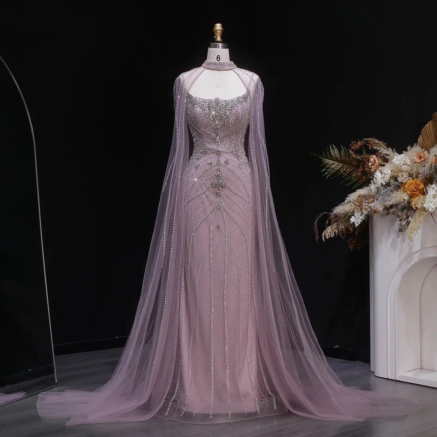 فستان سهرة بقصة حورية البحر مزين بالخرز بياقة هالتر وأكمام كاب SS131