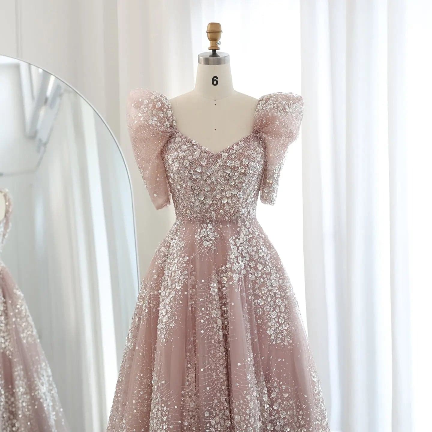 فستان سهرة لامع بأكمام منتفخة SS155