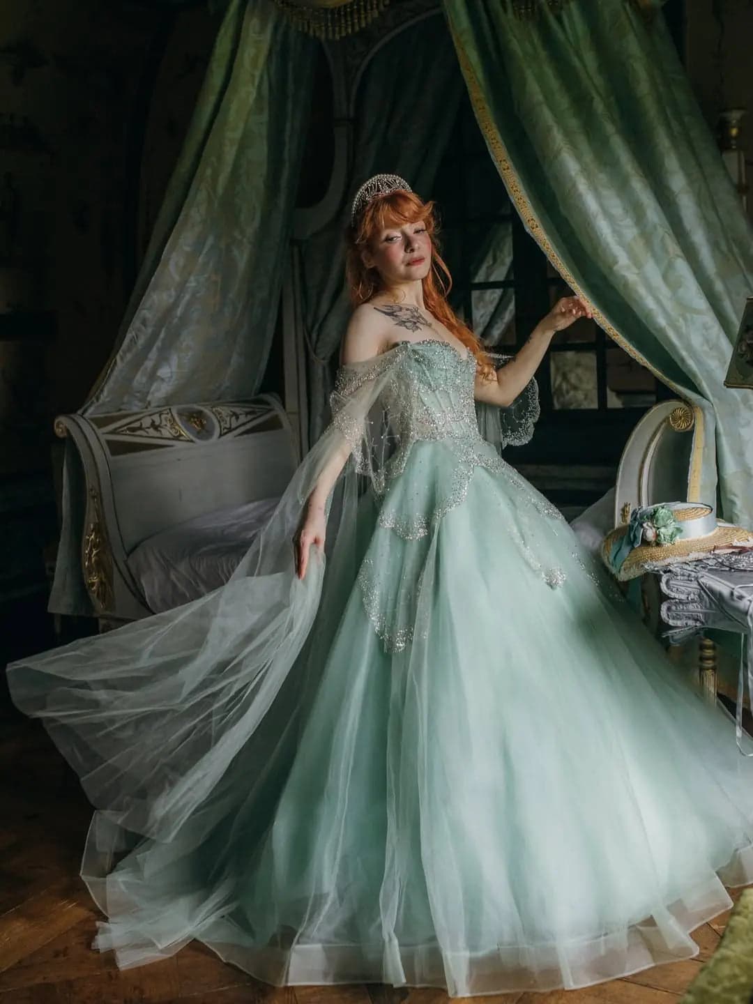 فستان سهرة بقصة أميرة وأكمام كاب SS215