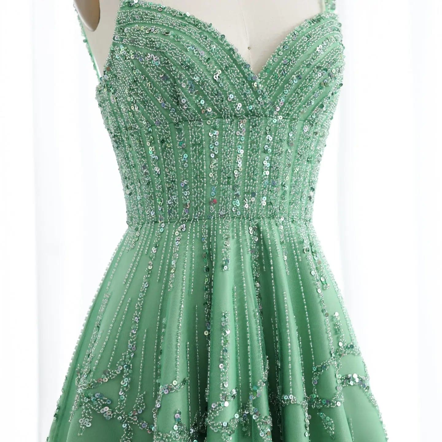 فستان سهرة مزين بالخرز SS225