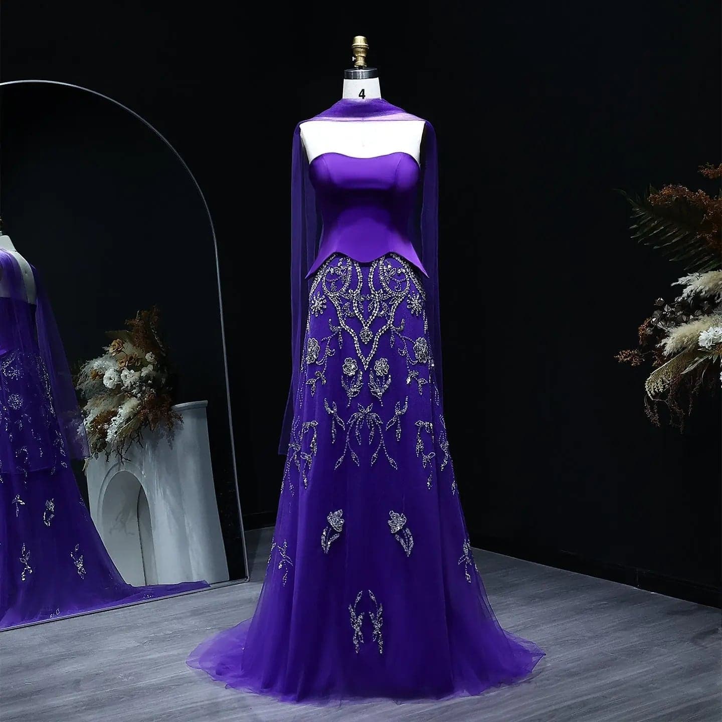 فستان سهرة بتصميم من دون حمالات SS254