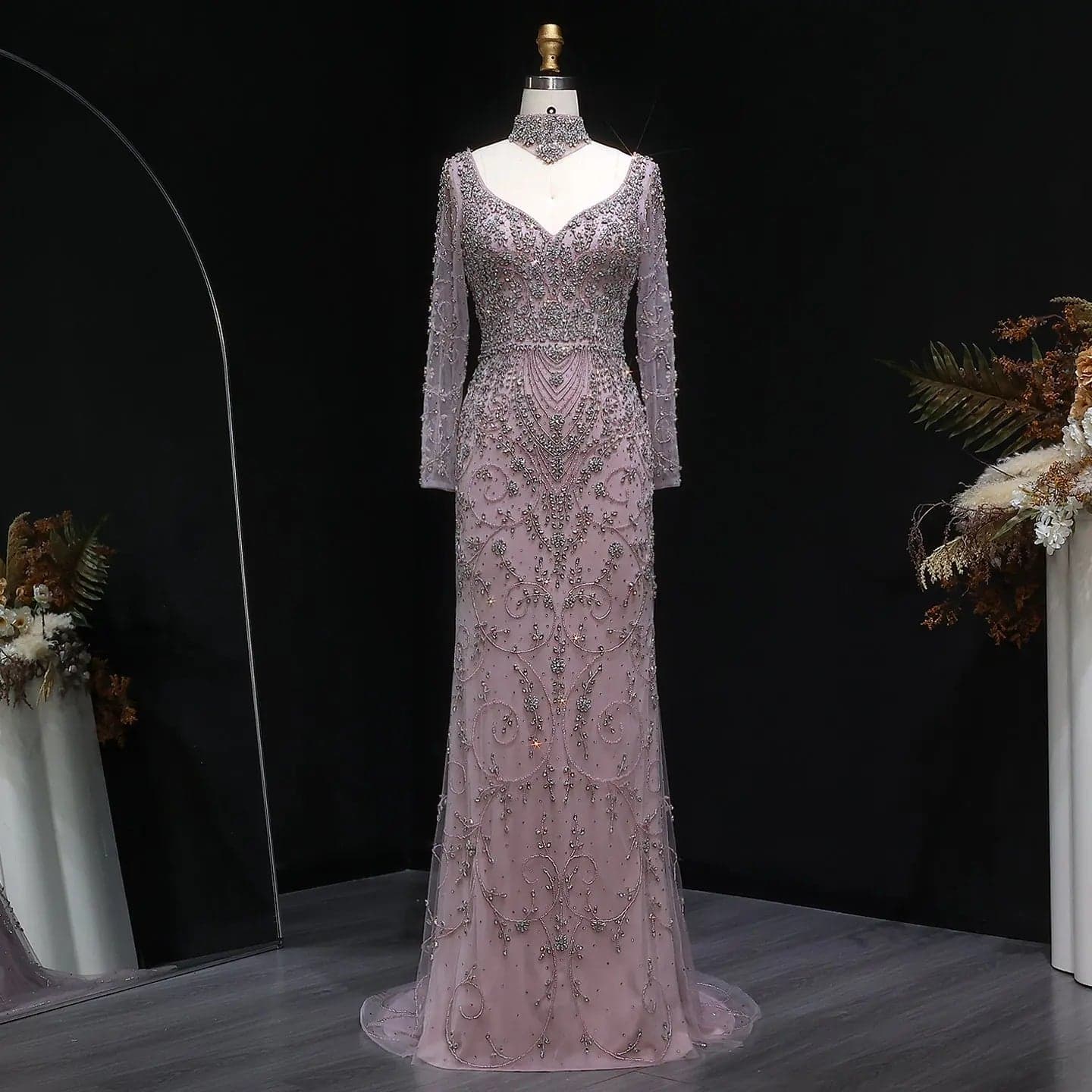 فستان سهرة بقصة حورية البحر وأكمام طويلة وياقة حلقية مزين بالخرز SS181