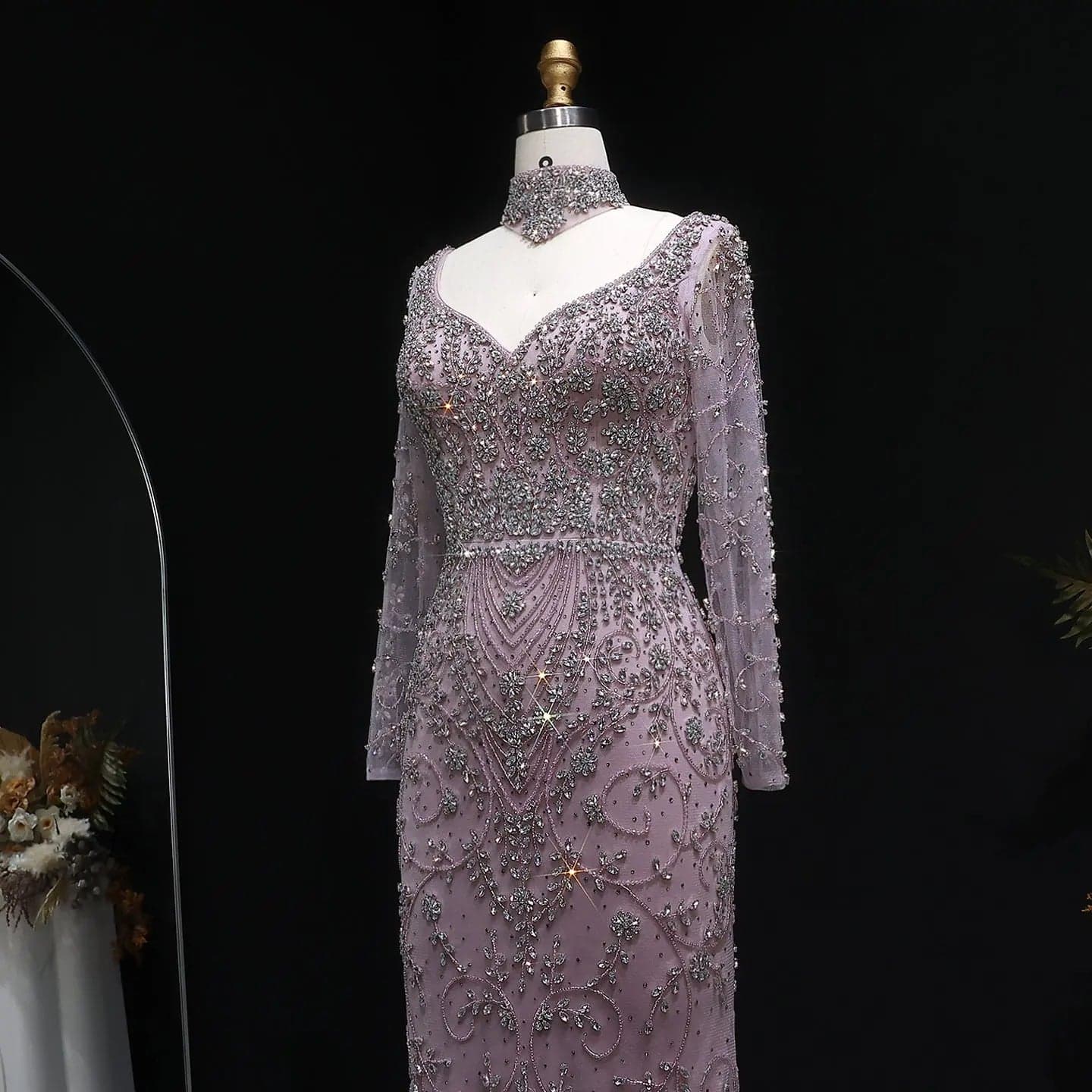 فستان سهرة بقصة حورية البحر وأكمام طويلة وياقة حلقية مزين بالخرز SS181