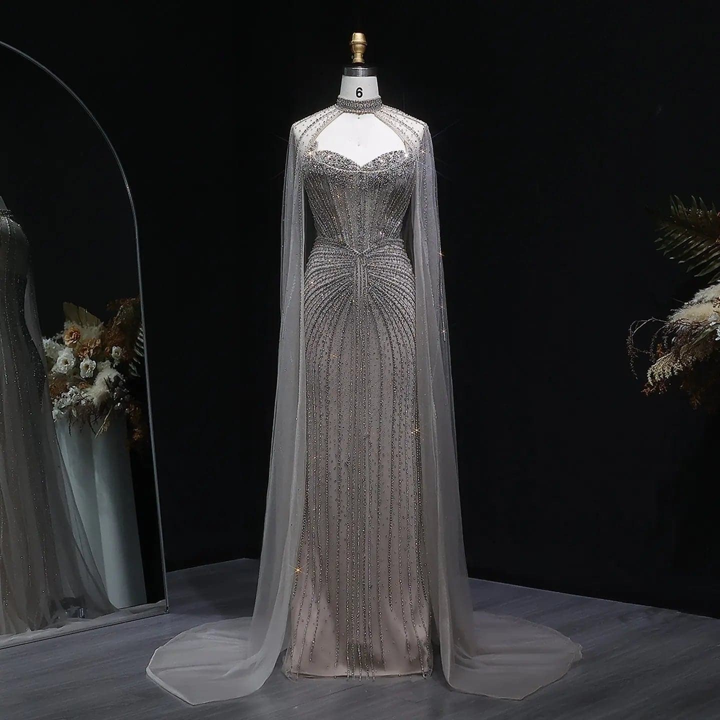 فستان سهرة بقصة حورية البحر مزين بالخرز مع كاب SS156