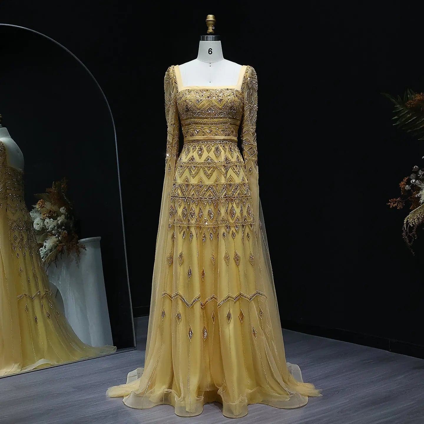 فستان سهرة من التول بقصة A-line وياقة عالية وأكمام كاب SS461