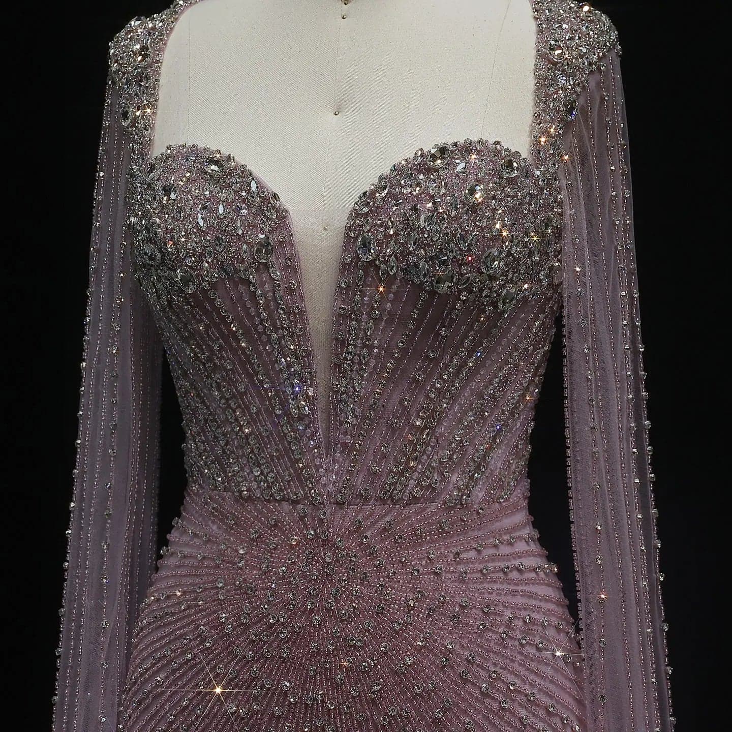 فستان سهرة مزين بالكريستال مع كاب SS194