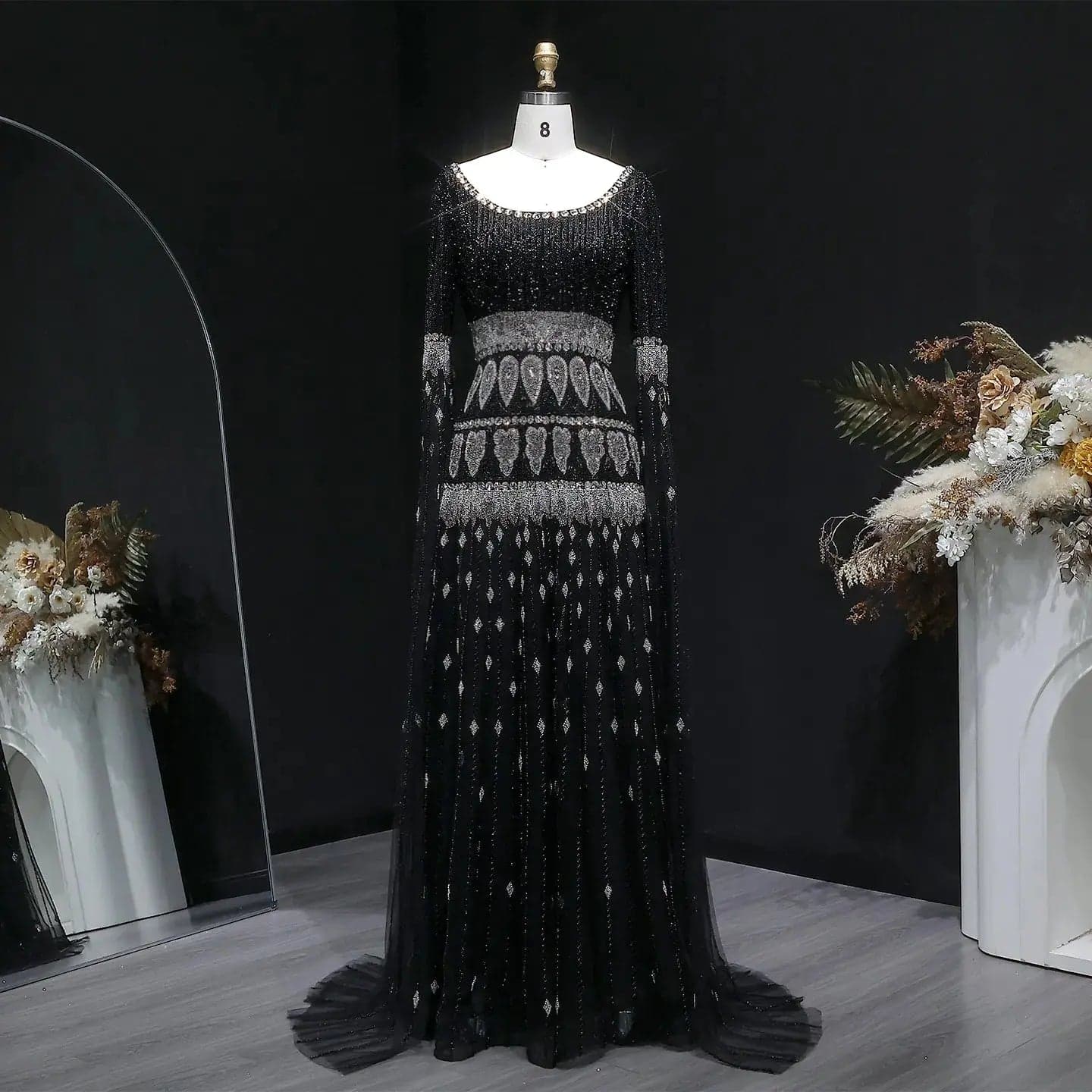 فستان سهرة بنفسجي أو أسود مزين بالخرز والكريستال مع أكمام كاب SS009
