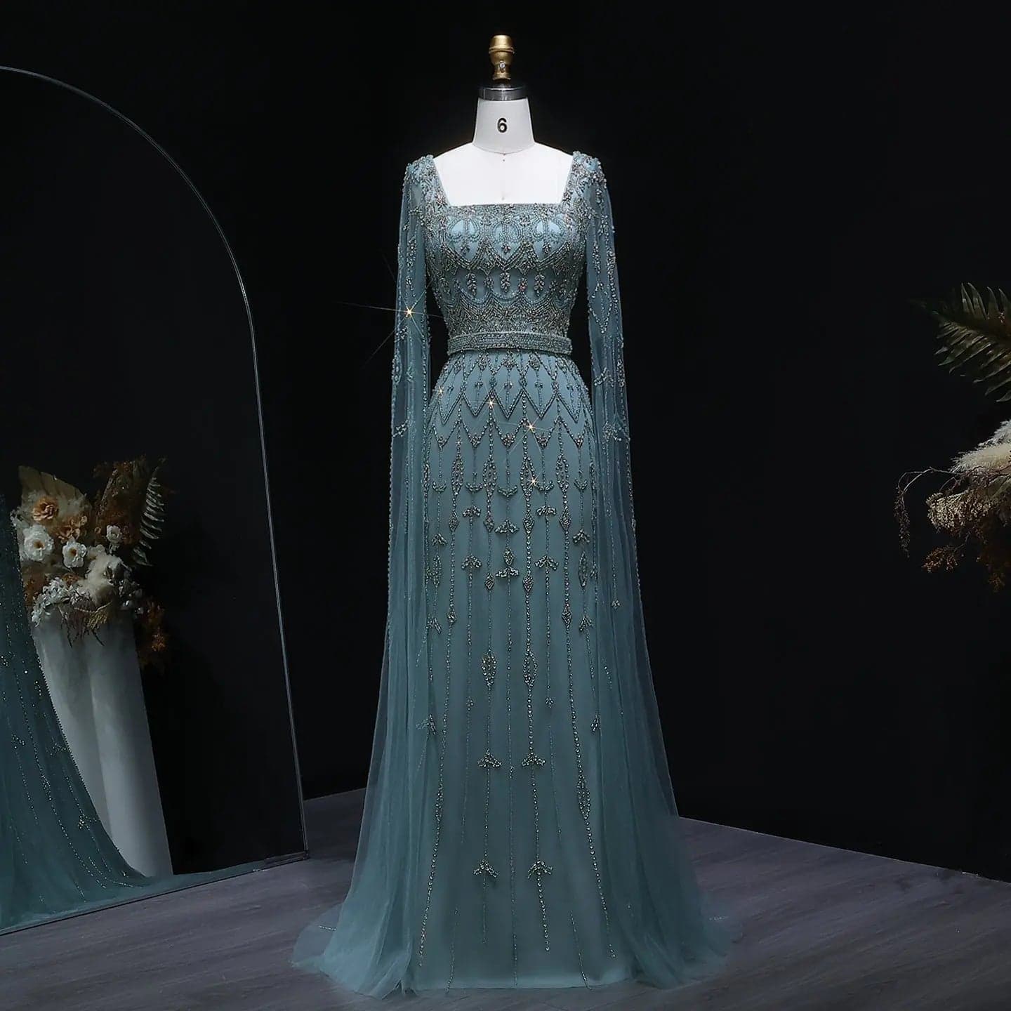 فستان سهرة مزين بالخرز بأكمام كاب SS089