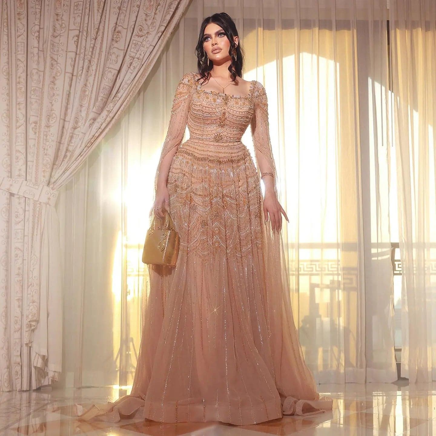 فستان سهرة مزين بالخرز بأكمام كاب SS591
