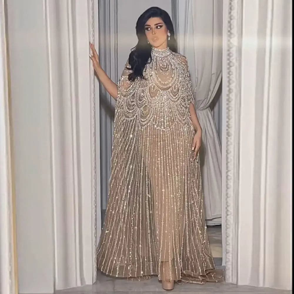 فستان سهرة فاخر من قطعتين بياقة عالية مزين بالخرز SS780