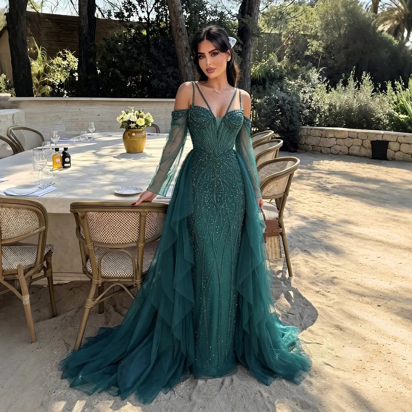 فستان سهرة بقصة حورية البحر مزين بالخرز وأكمام تول شفافة SS123